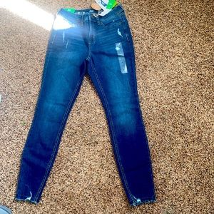 A eco friendly pants that have never been worn